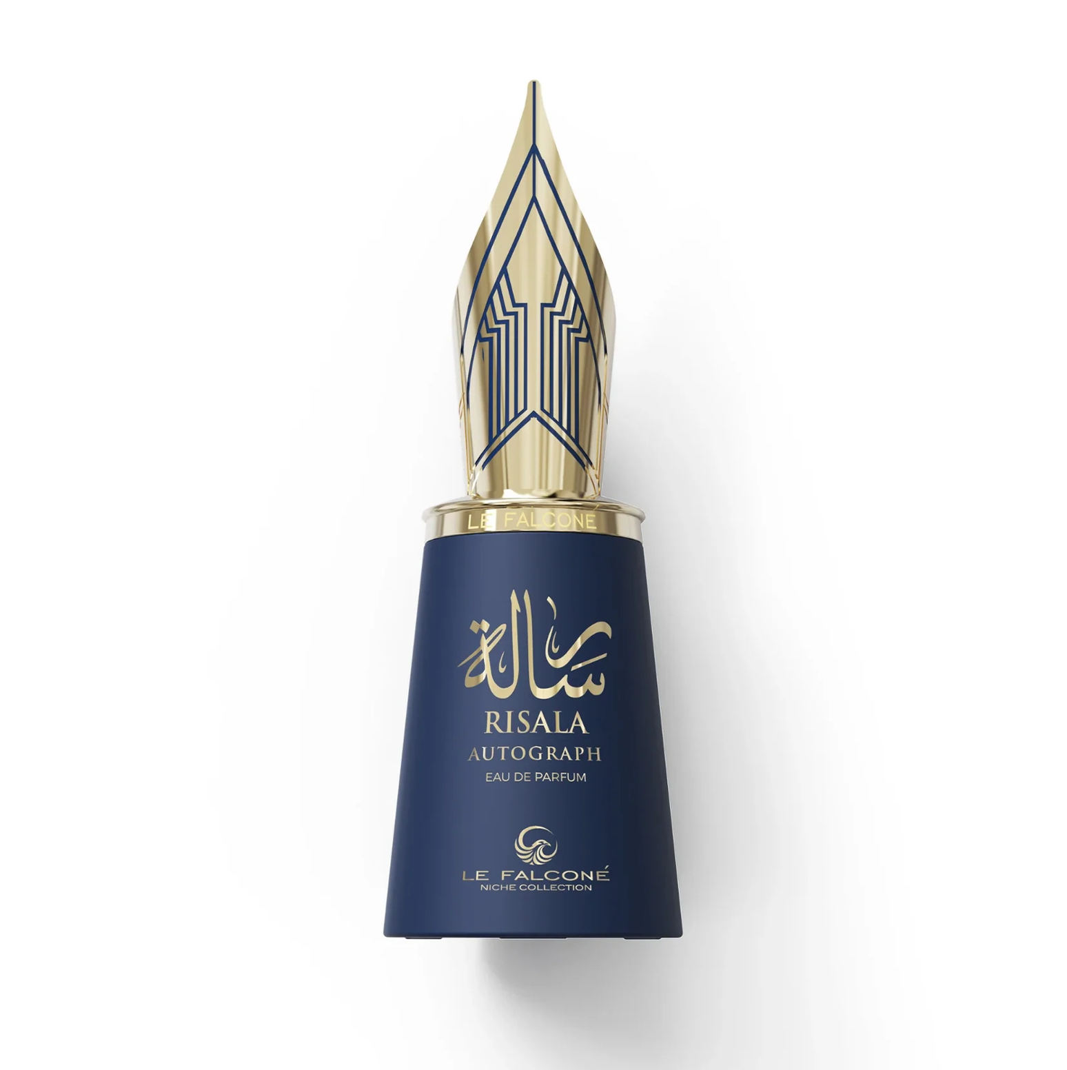 Flacone di profumo Le Falconé Risala Autograph 100ml con tappo dorato a forma di pennino stilografico. Scatto in studio del flacone Risala Autograph 100ml blu scuro, che mette in evidenza la silhouette slanciata e il caratteristico tappo dorato a forma di pennino stilografico.